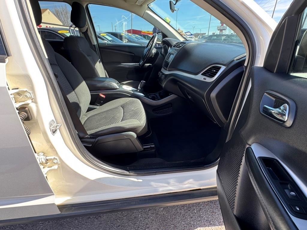 Used 2018 Dodge Journey SXT w/ Premium Group image 9