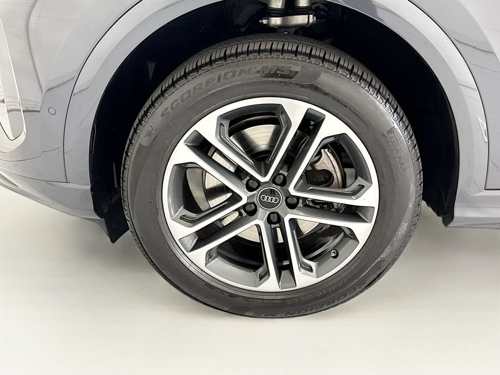 Used 2025 Audi Q5 Premium Plus w/ Premium Plus AWD/4WD image 29