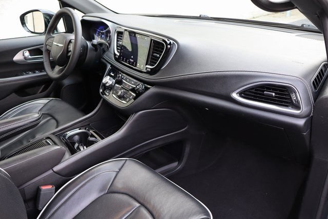 Used 2025 Chrysler Pacifica Limited FWD image 30