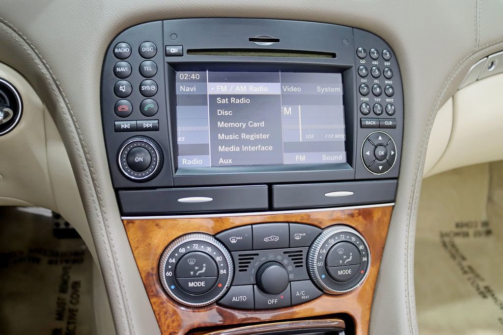 Used 2011 Mercedes-Benz SL 550 image 17