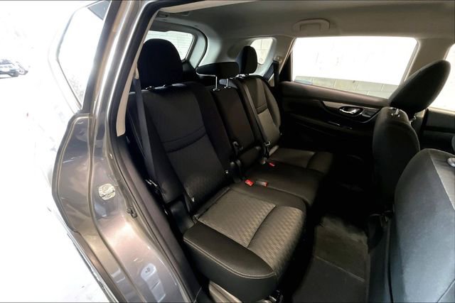 Used 2019 Nissan Rogue SV w/ Premium Package image 25