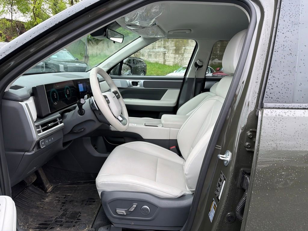 Certified 2025 Hyundai Santa Fe SEL AWD/4WD image 16