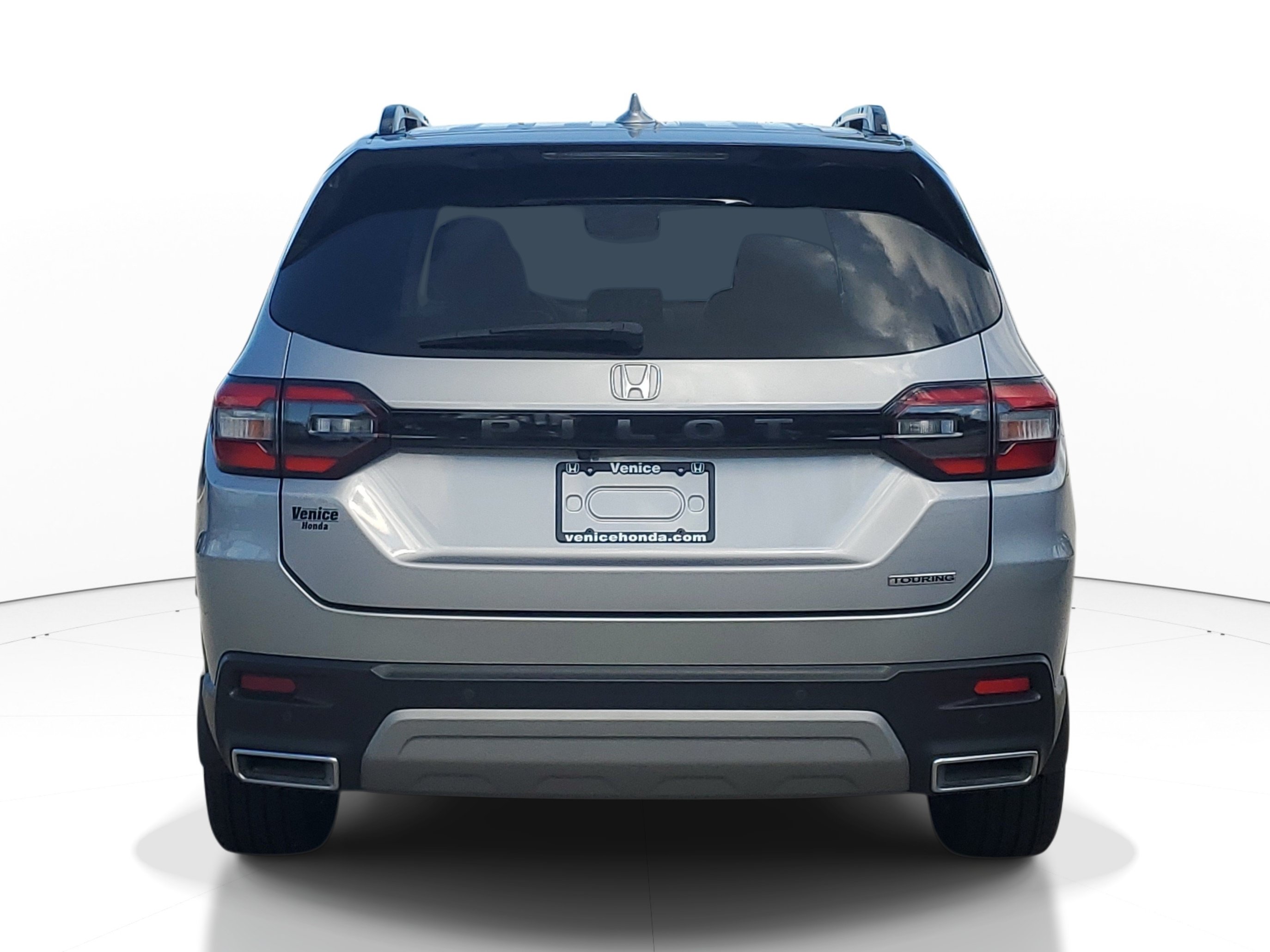 Used 2024 Honda Pilot Touring image 5