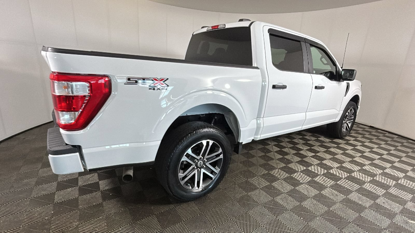 Used 2023 Ford F150 XL AWD/4WD image 3
