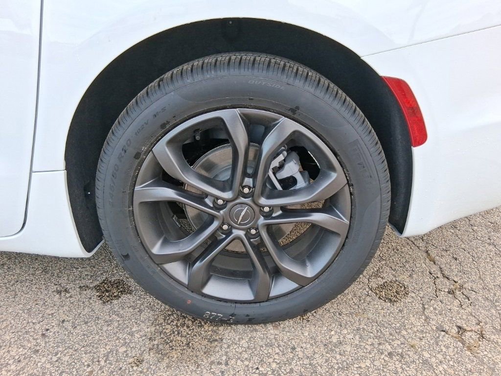 New 2026 Chrysler Pacifica Select image 48