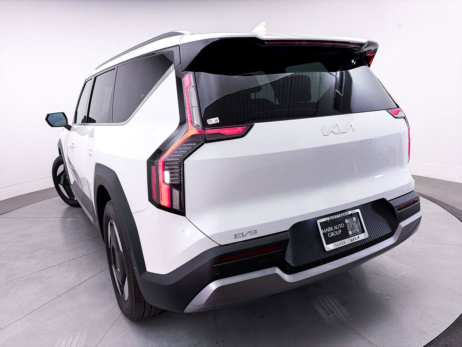 Used 2024 Kia EV9 Wind AWD/4WD image 10
