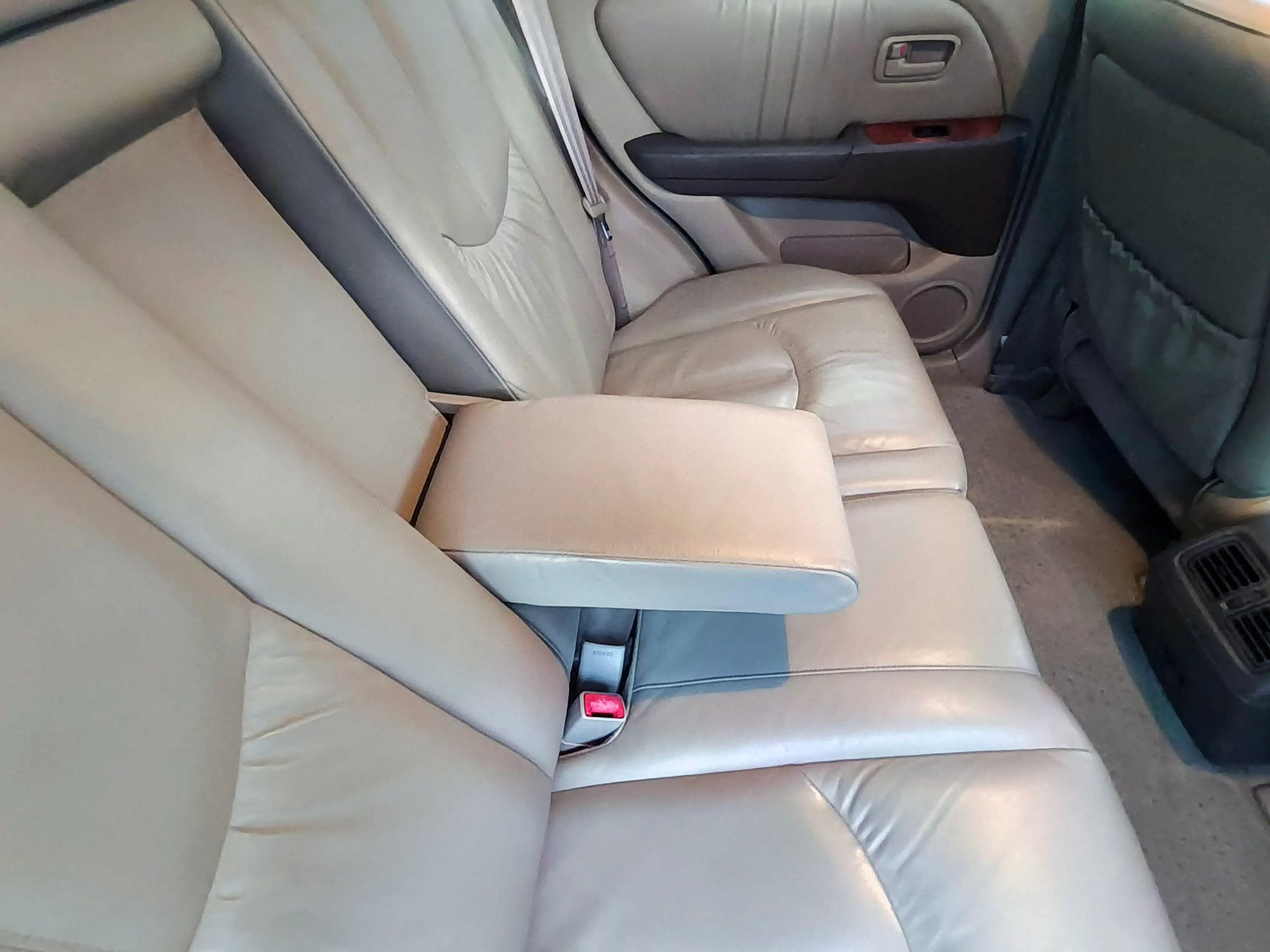 Used 2000 Lexus RX 300 4WD w/ Premium Pkg image 30