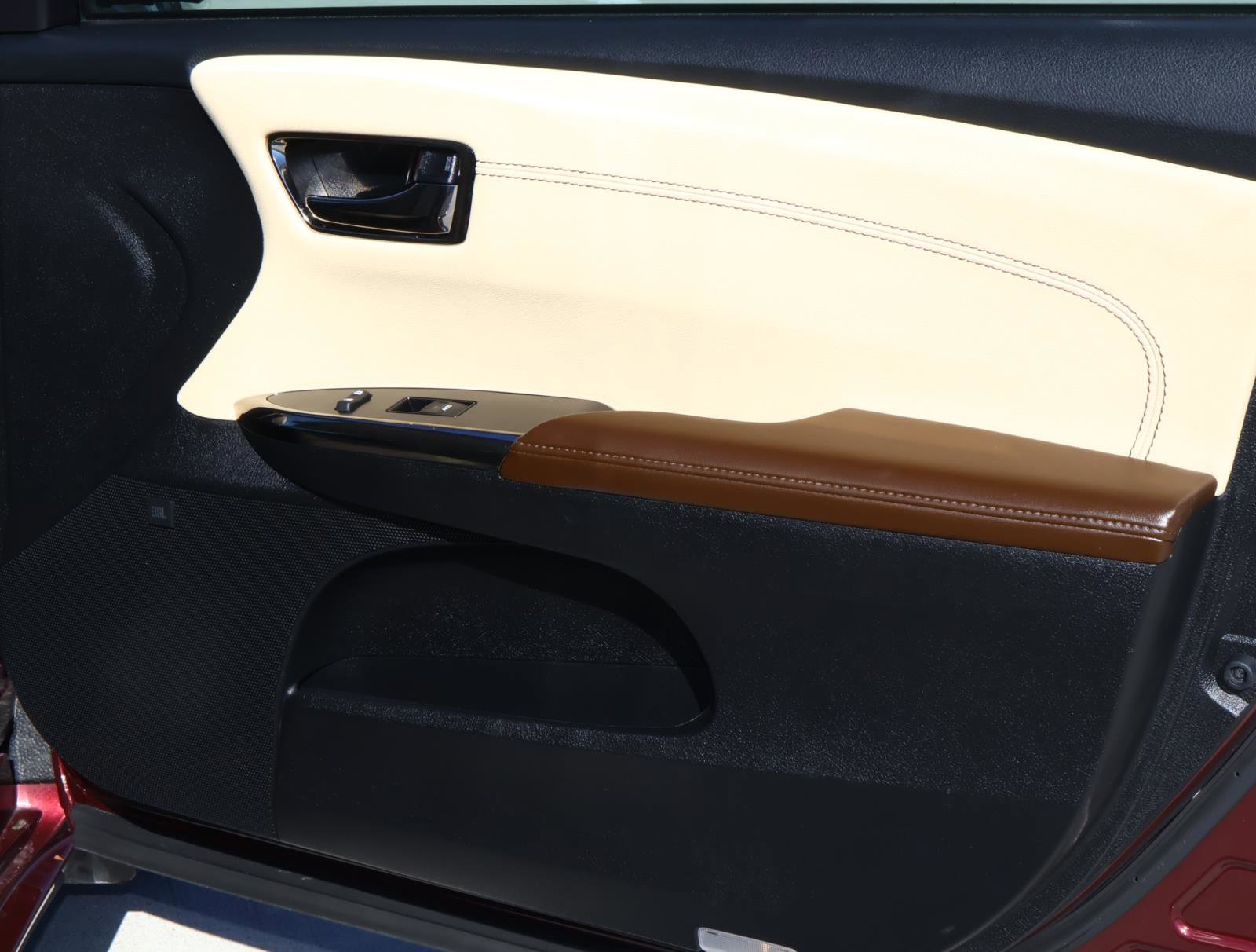 Used 2016 Toyota Avalon Limited w/ Toyota Safety Sense Package image 17