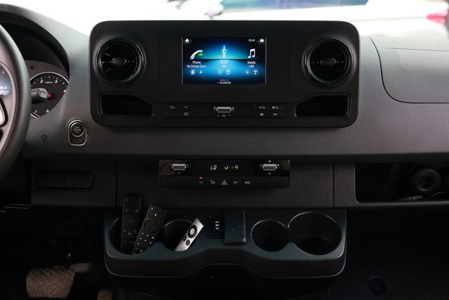 Used 2020 Mercedes-Benz Sprinter 2500 image 51