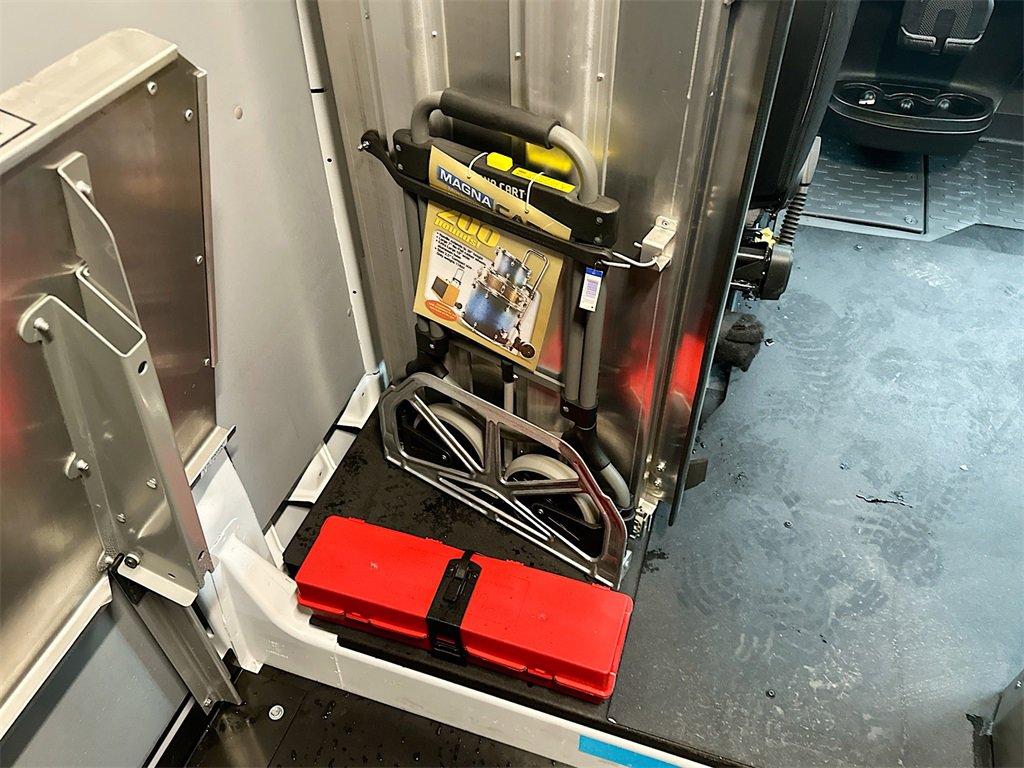 Used 2024 RAM ProMaster 3500 w/ Delivery Van Package image 21