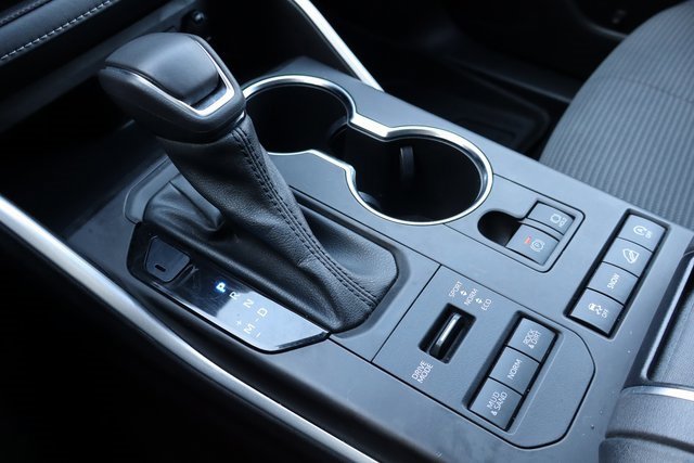 Used 2022 Toyota Highlander LE image 11