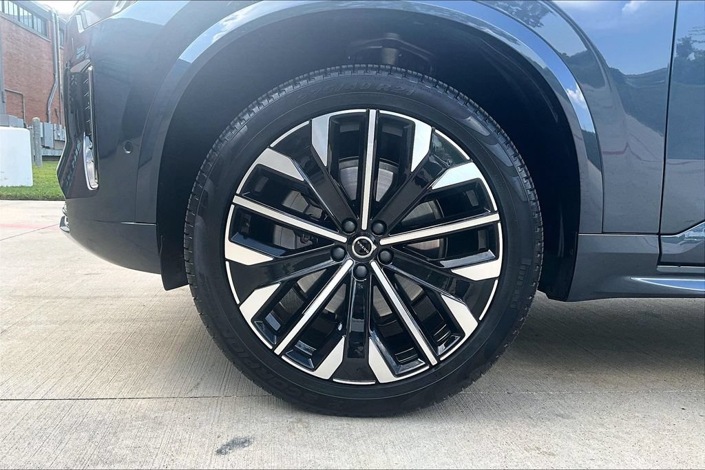 Certified 2026 Volvo XC90 B6 Ultra AWD/4WD image 11
