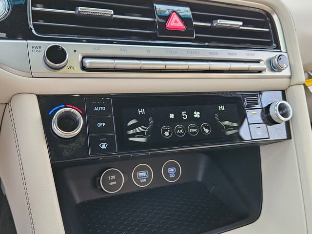 Used 2026 Genesis G70 2.5T image 21