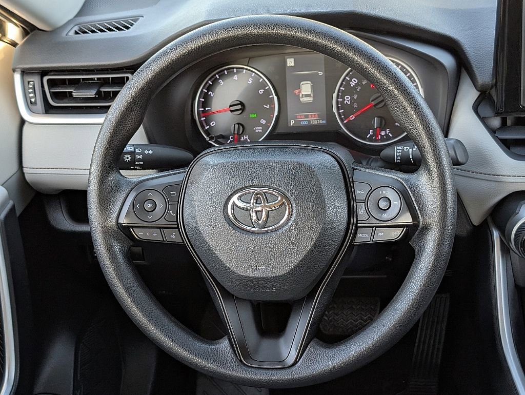 Used 2022 Toyota RAV4 XLE image 23