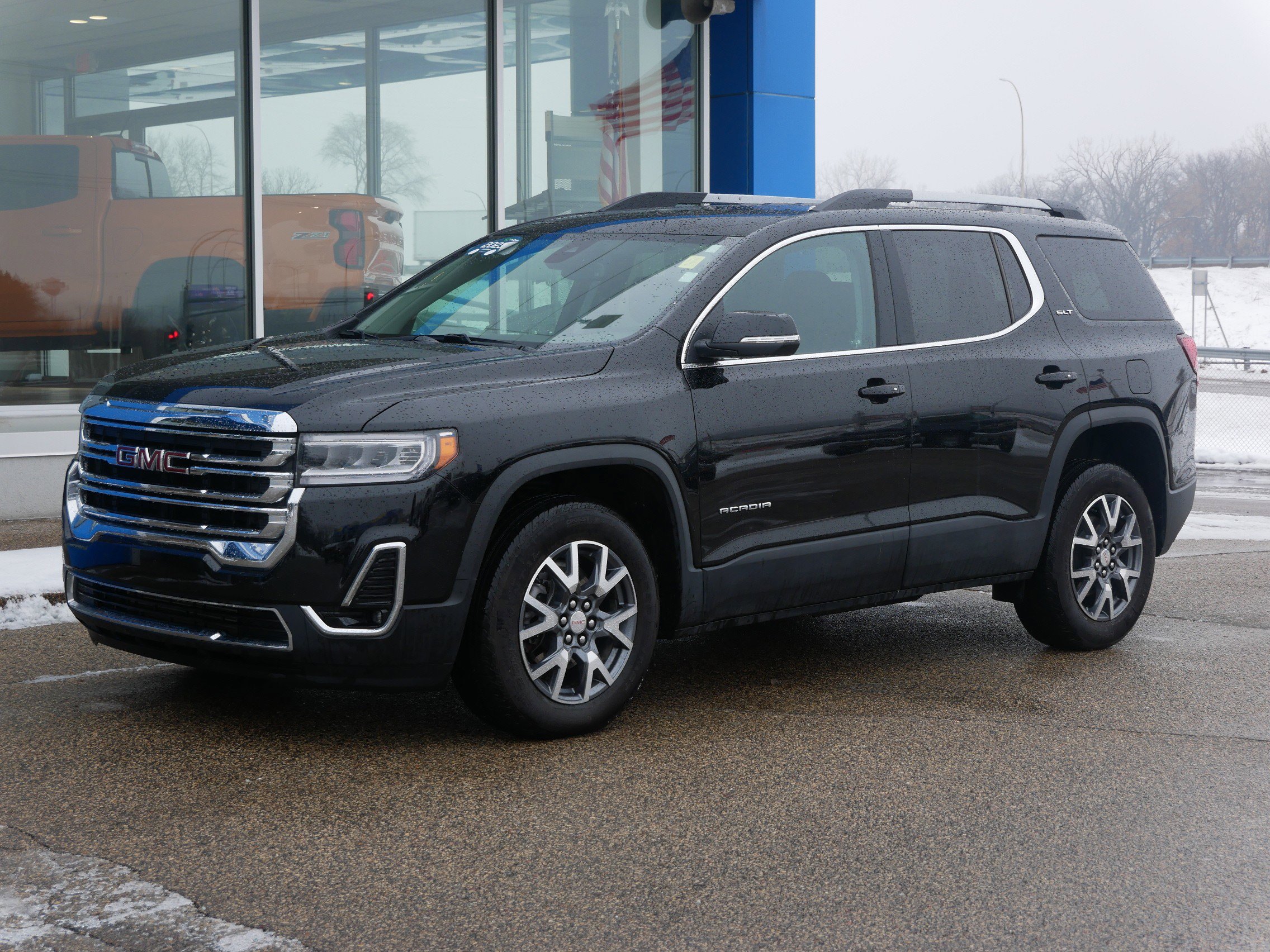 Certified 2023 GMC Acadia SLT w/ Preferred Package AWD/4WD image 6