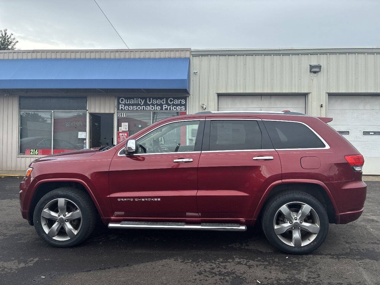 Used 2014 Jeep Grand Cherokee Overland AWD/4WD image 9