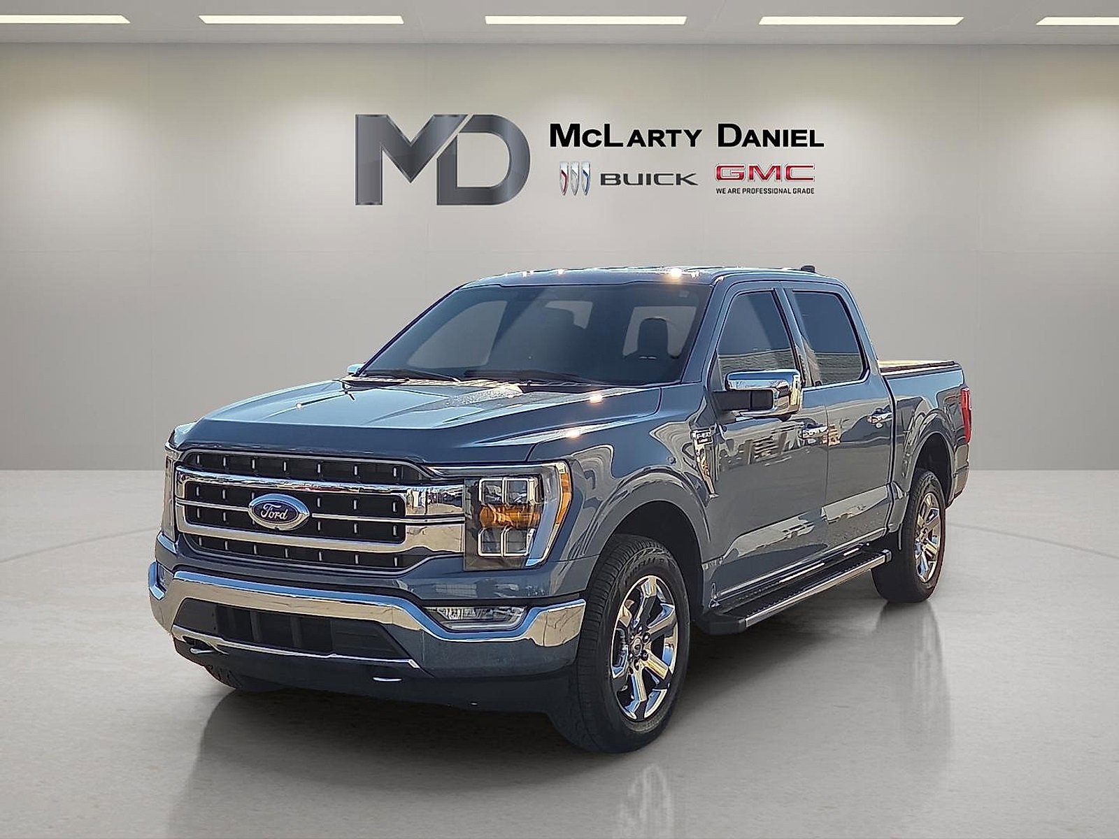 Used 2023 Ford F150 Lariat w/ Trailer Tow Package image 2