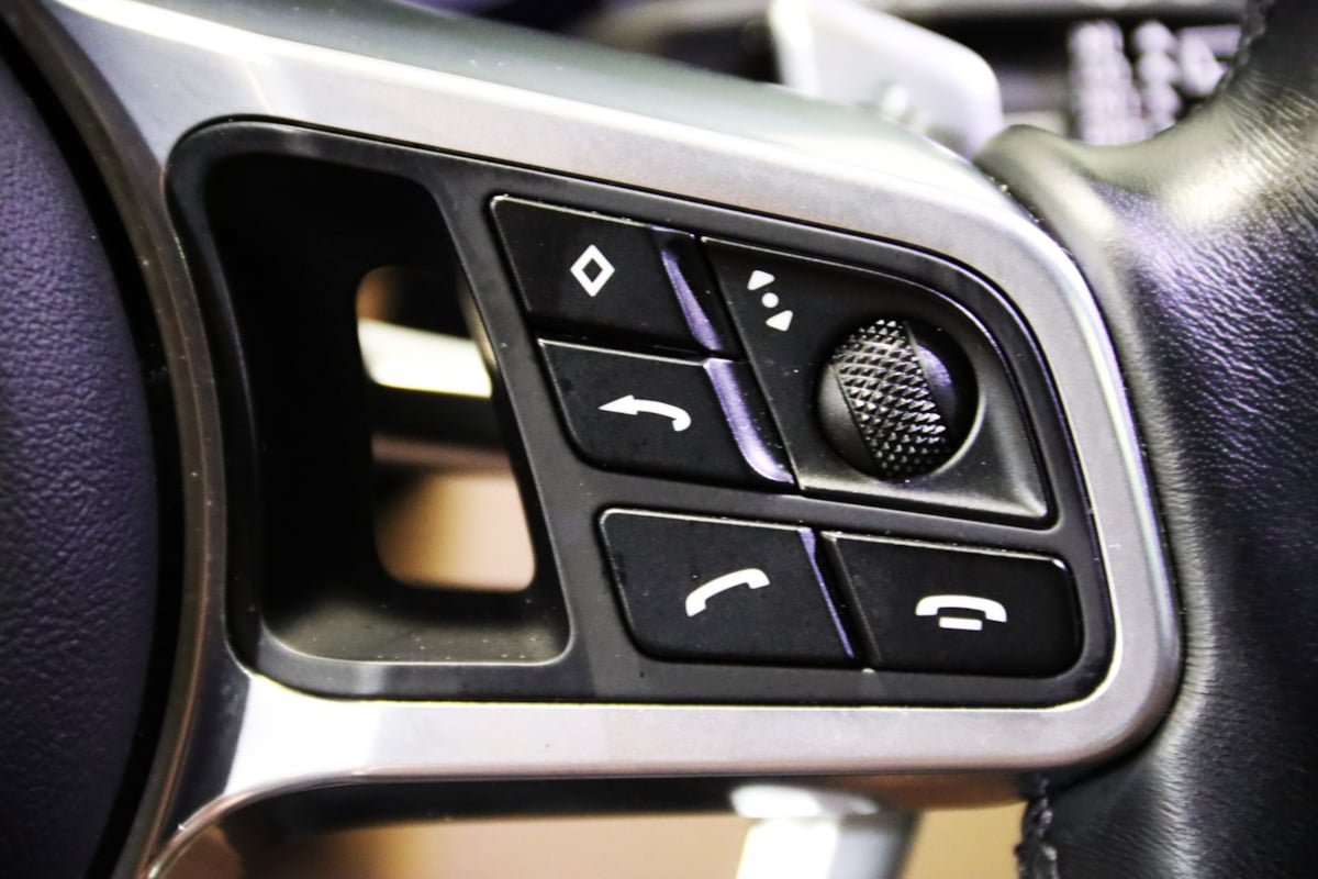 Used 2022 Porsche Cayenne Platinum Edition AWD/4WD image 17