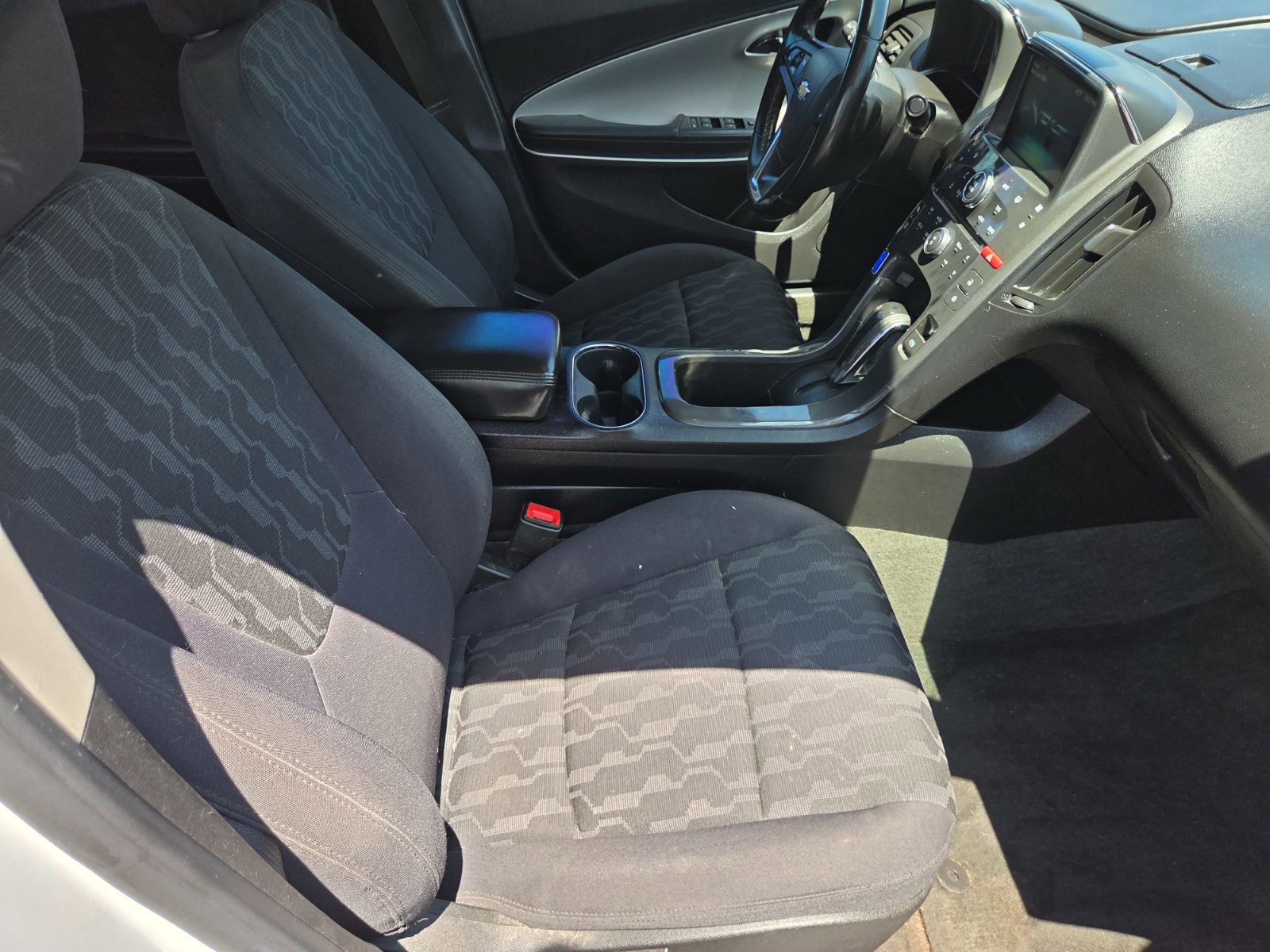 Used 2014 Chevrolet Volt FWD image 16