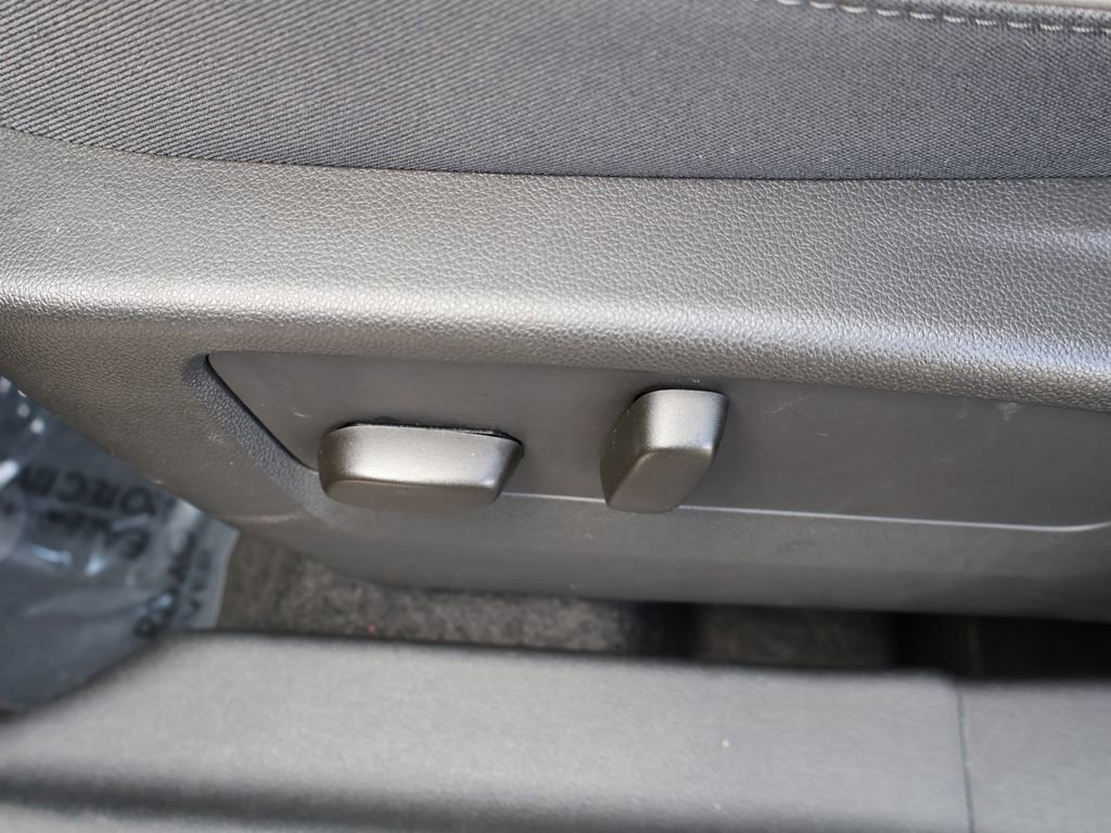 Used 2023 Buick Envision Avenir image 36