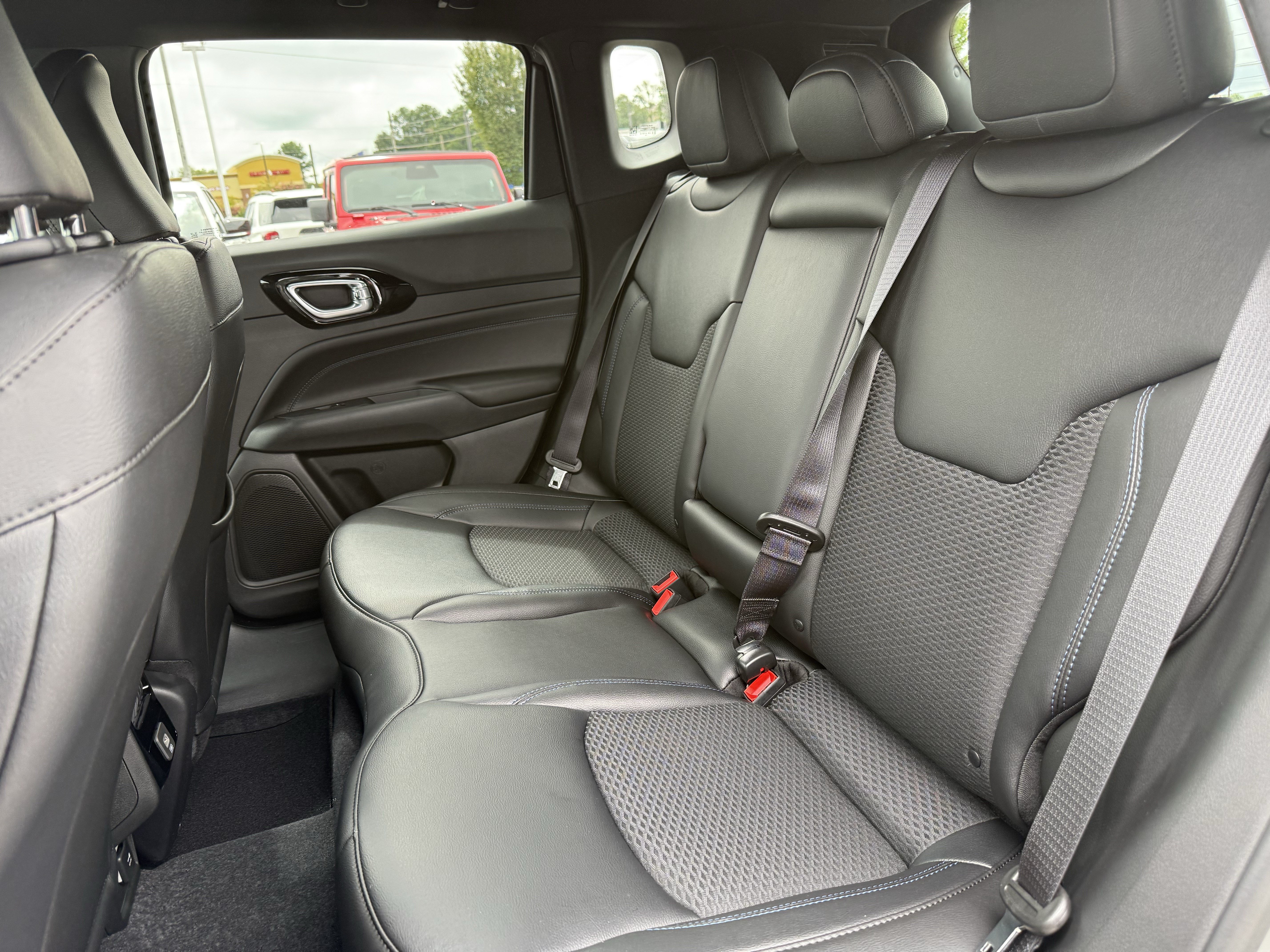 New 2026 Jeep Compass Latitude AWD/4WD image 30