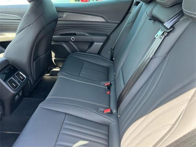 Used 2025 Maserati Grecale Modena image 10