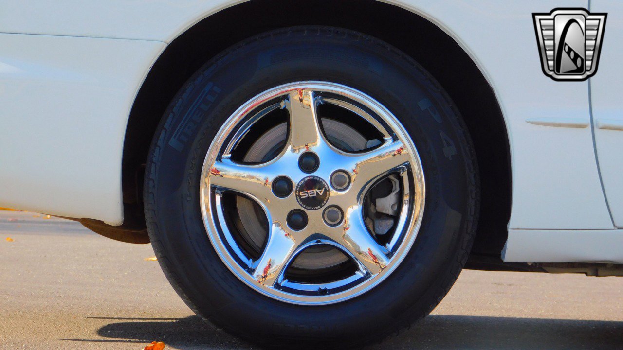 Used 2002 Pontiac Firebird Convertible image 15