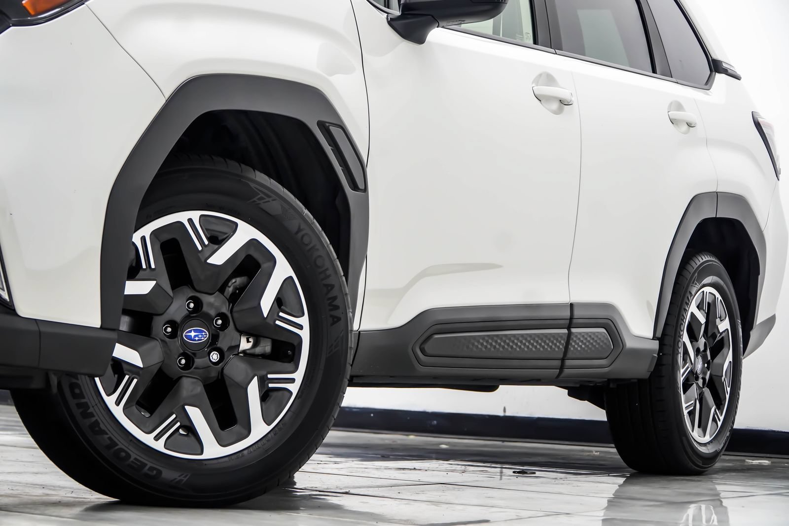 Used 2025 Subaru Forester Premium AWD/4WD image 3