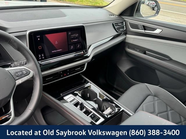 Certified 2025 Volkswagen Atlas Peak Edition SE AWD/4WD image 40