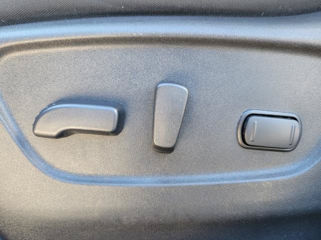 Used 2020 Nissan Rogue SV AWD/4WD image 17