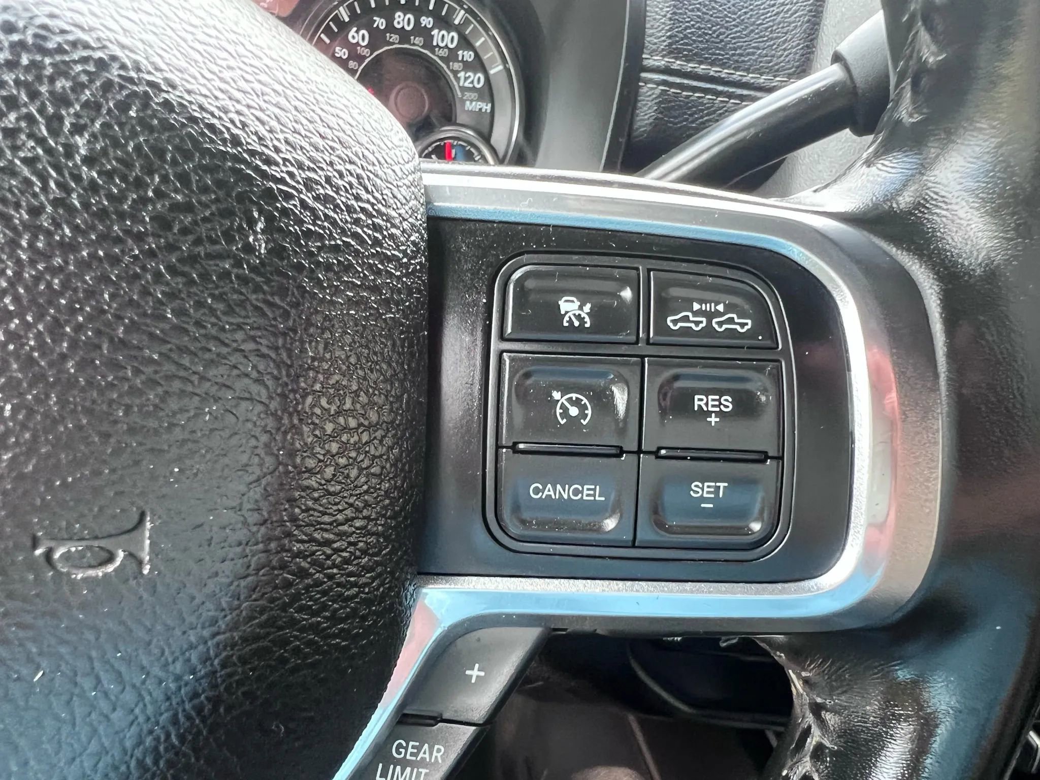 Used 2021 RAM 2500 Laramie w/ Night Edition image 25