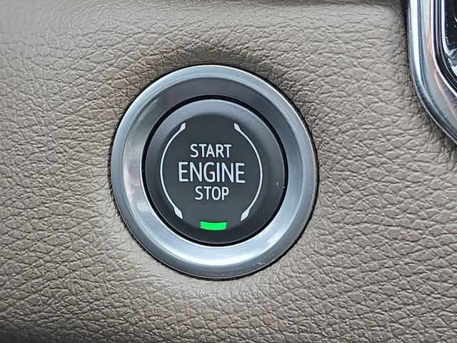 Used 2023 GMC Canyon Denali image 17