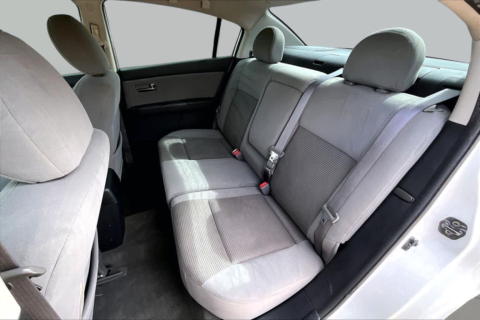 Used 2012 Nissan Sentra 2.0 SL w/ Navigation Pkg FWD image 17