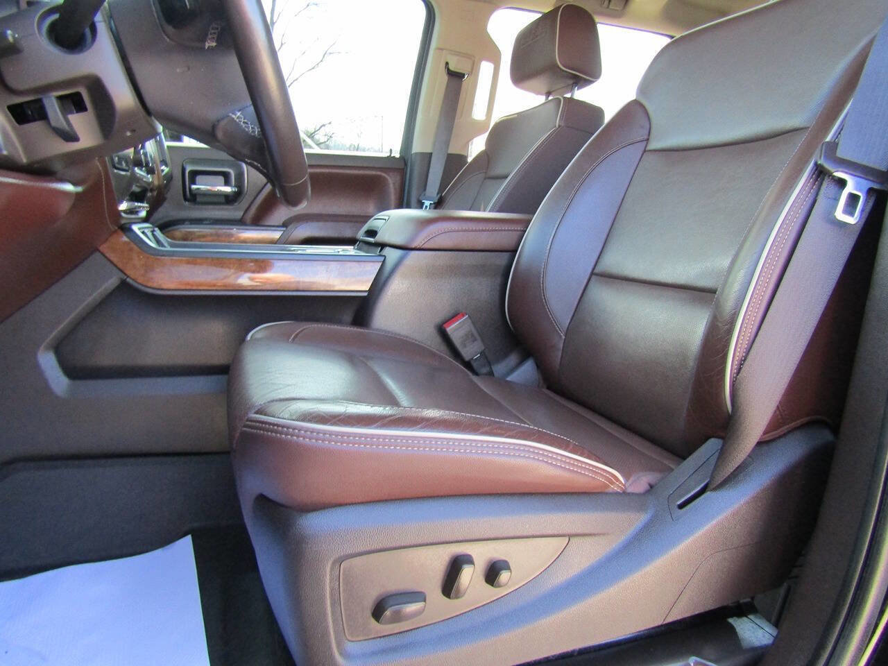 Used 2019 Chevrolet Silverado 2500 High Country w/ Duramax Plus Package image 10