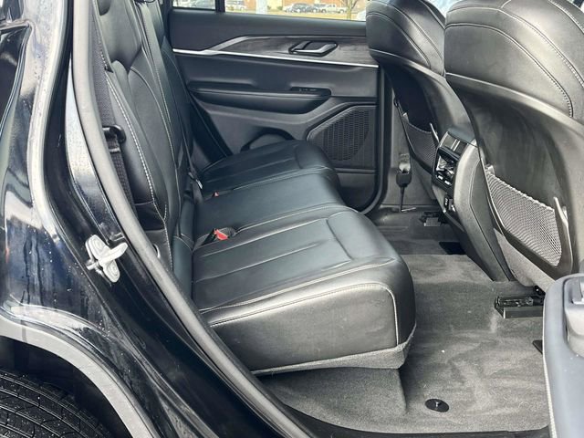 Used 2023 Jeep Grand Cherokee Limited image 22