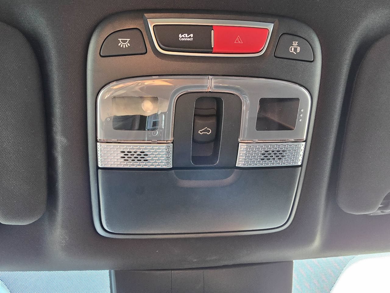Used 2024 Kia Telluride EX w/ EX Captain's Chair Package AWD/4WD image 25