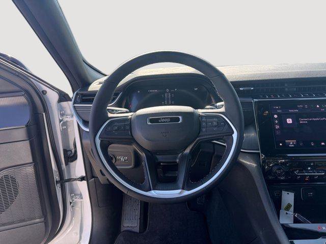 New 2025 Jeep Grand Cherokee Altitude image 12