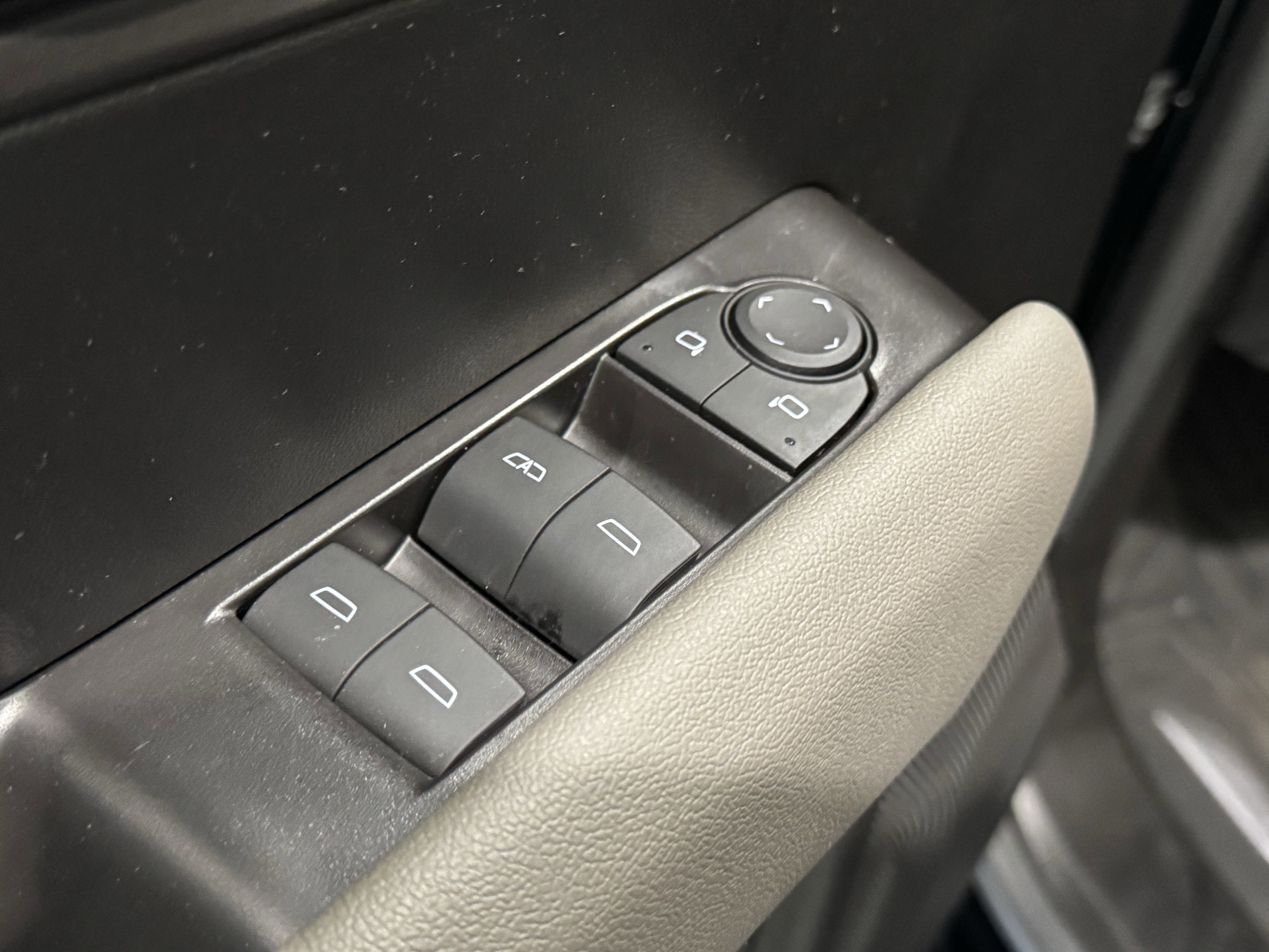 Used 2024 Chevrolet Colorado ZR2 w/ Technology Package image 23