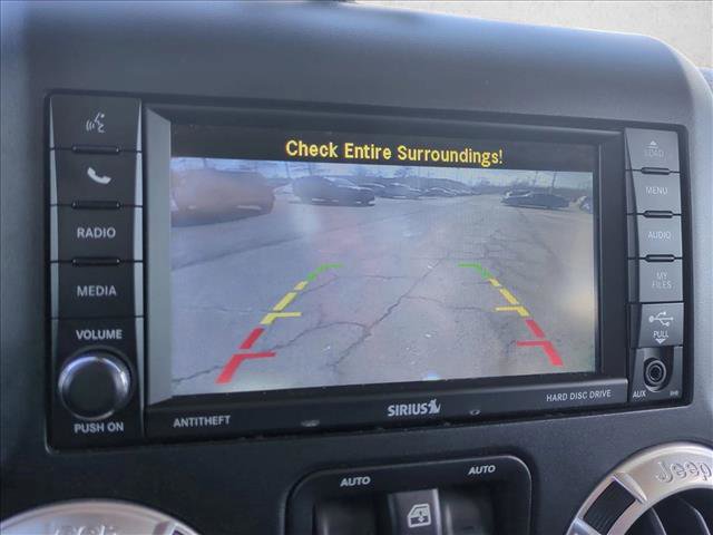 Used 2015 Jeep Wrangler Unlimited Rubicon w/ Connectivity Group AWD/4WD image 14