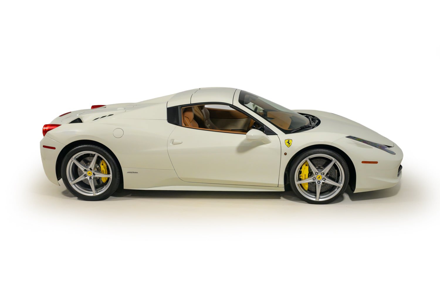 Certified 2015 Ferrari 458 Spider RWD image 8