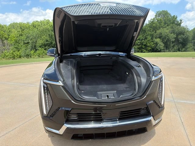 Certified 2025 Cadillac Escalade IQ Luxury 2 w/ LPO, Premium Carpet Package AWD/4WD image 9
