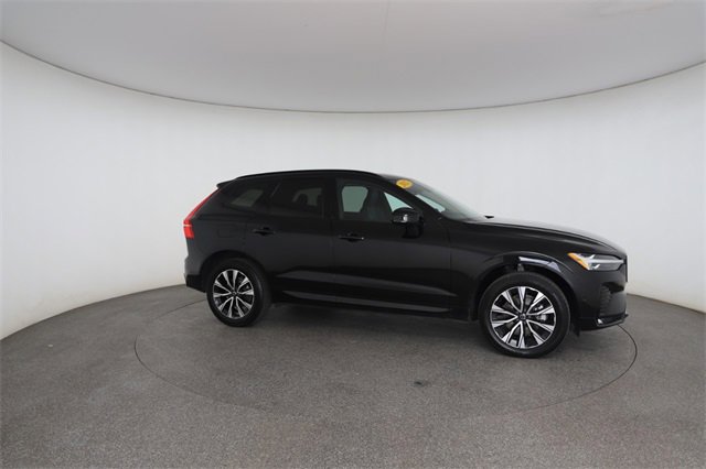 Used 2023 Volvo XC60 B5 Plus image 25