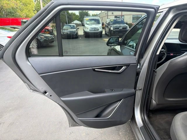 Used 2023 Kia Niro LX FWD image 19