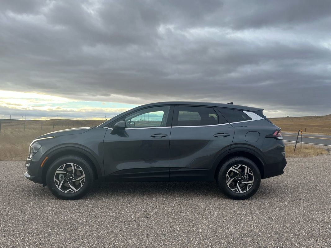 Used 2024 Kia Sportage LX image 2