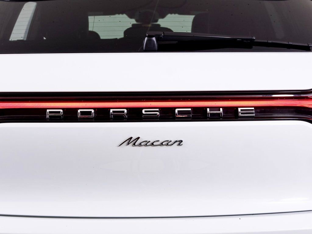 Used 2025 Porsche Macan image 14