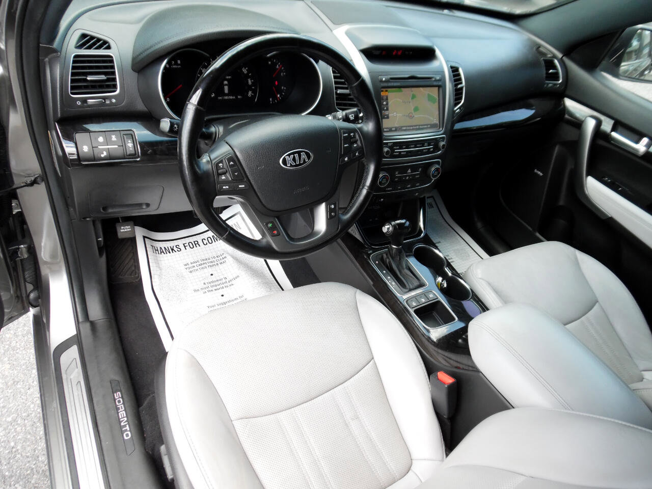 Used 2014 Kia Sorento SX image 10