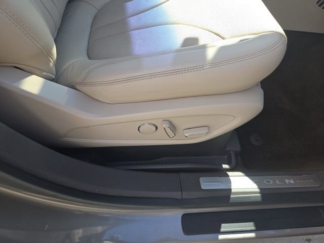 Used 2017 Lincoln MKX Reserve w/ Lincoln MKX Climate Package image 21