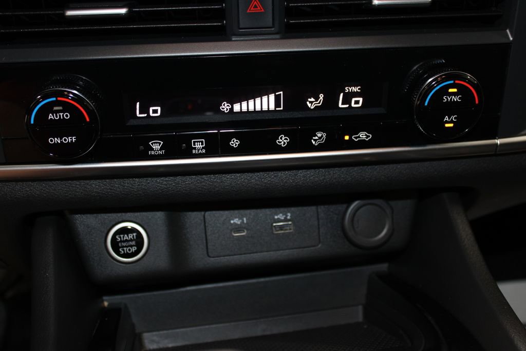 Used 2023 Nissan Rogue SV AWD/4WD image 31
