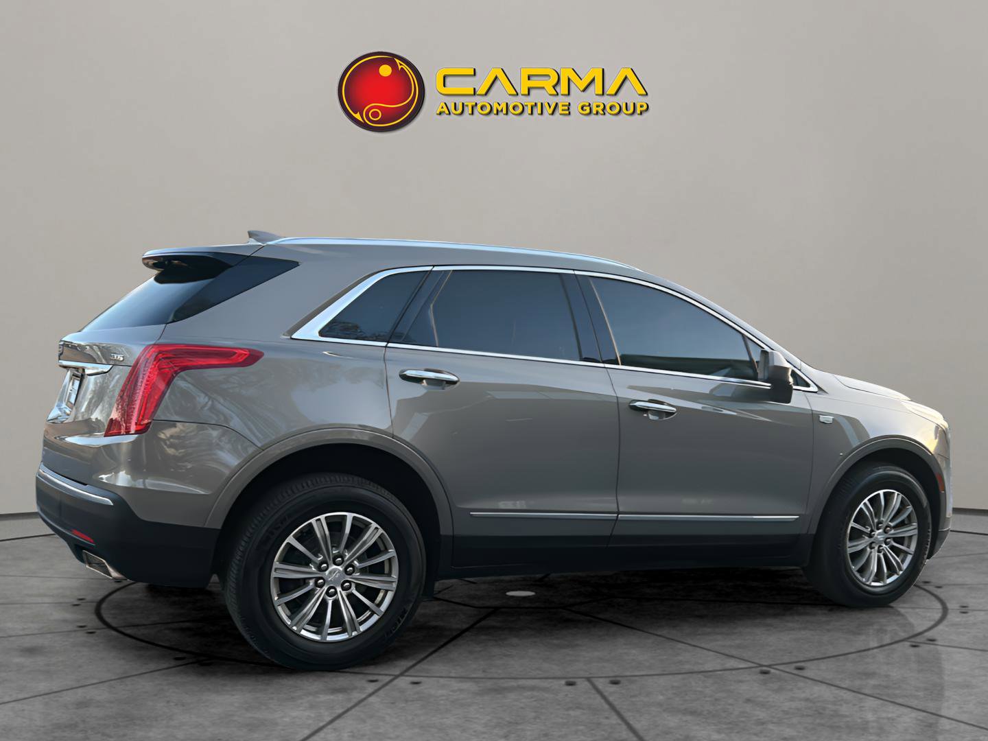Used 2018 Cadillac XT5 Luxury w/ Driver Awareness Package image 8