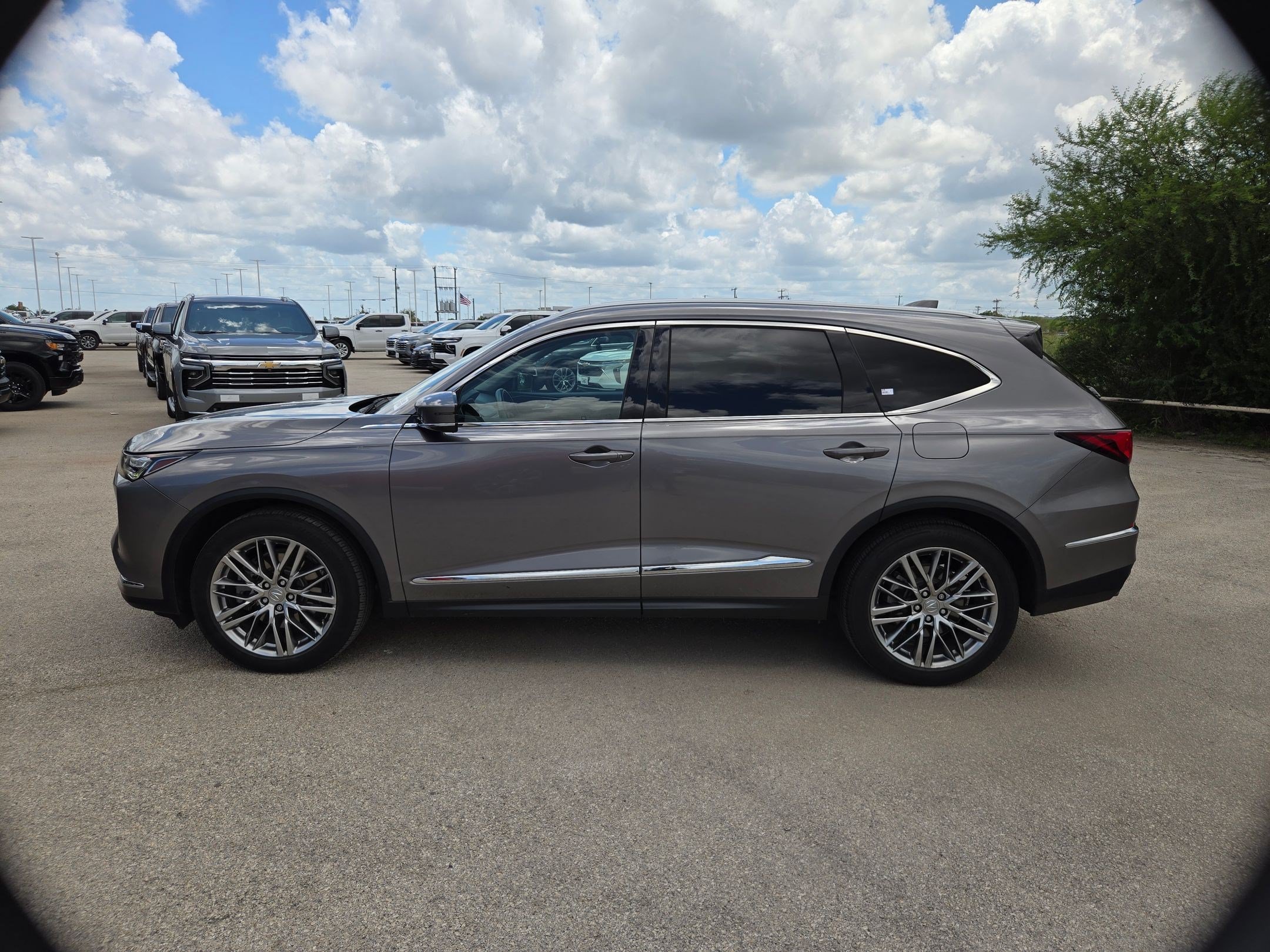 Used 2023 Acura MDX SH-AWD w/ Advance Package image 6